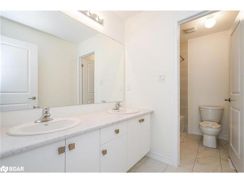 57 Alnwick Street, Barrie, ON - Indoor Photo Showing Bathroom