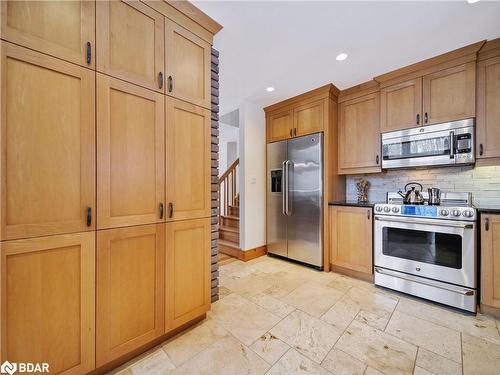 983 Bass Lake Sideroad E, Oro-Medonte, ON - Indoor Photo Showing Kitchen