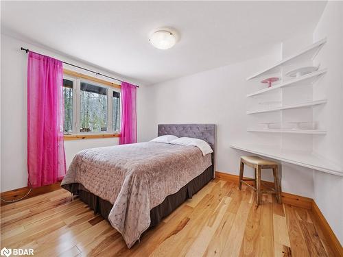 983 Bass Lake Sideroad E, Oro-Medonte, ON - Indoor Photo Showing Bedroom