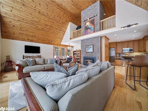 983 Bass Lake Sideroad E, Oro-Medonte, ON - Indoor Photo Showing Living Room With Fireplace