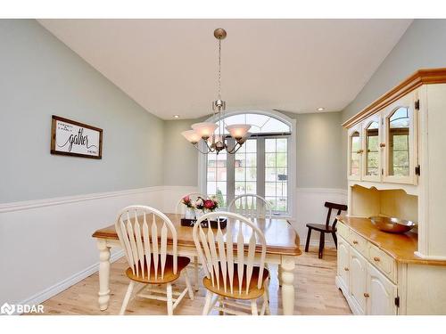 8 Nadia Crescent, Tiny, ON - Indoor Photo Showing Dining Room