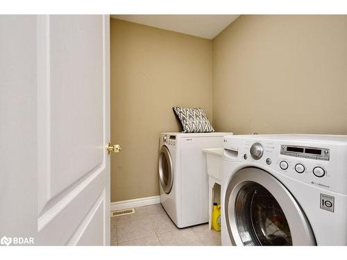 8 Nadia Crescent, Tiny, ON - Indoor Photo Showing Laundry Room