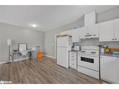 347 Blake Street, Barrie, ON - Indoor Photo Showing Kitchen