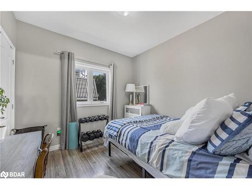 347 Blake Street, Barrie, ON - Indoor Photo Showing Bedroom