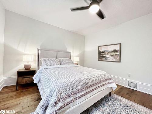 62 Shirley Avenue, Barrie, ON - Indoor Photo Showing Bedroom