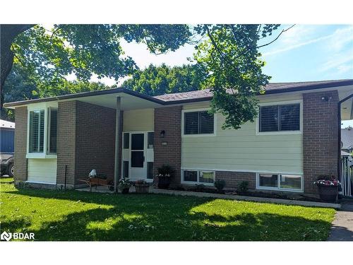 211 Sunset Crescent, Stroud, ON - Outdoor