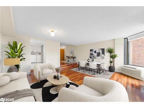 304-181 Collier Street, Barrie, ON - Indoor Photo Showing Living Room