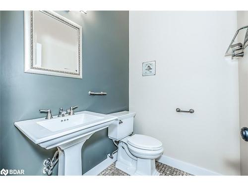 5 Dale Court, Oro-Medonte, ON - Indoor Photo Showing Bathroom