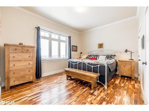 5 Dale Court, Oro-Medonte, ON - Indoor Photo Showing Bedroom