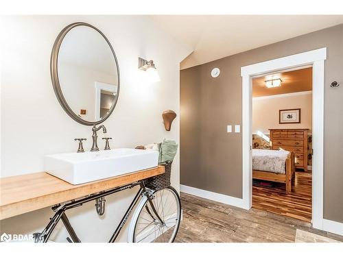 5 Dale Court, Oro-Medonte, ON - Indoor Photo Showing Bathroom