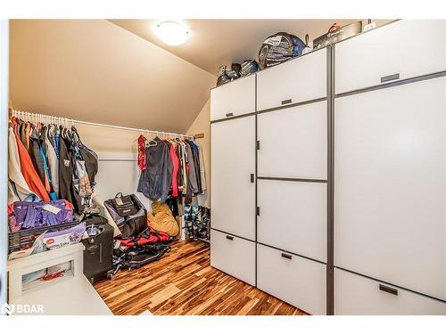 5 Dale Court, Oro-Medonte, ON - Indoor With Storage