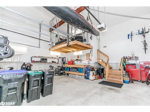 5 Dale Court, Oro-Medonte, ON -  Photo Showing Garage