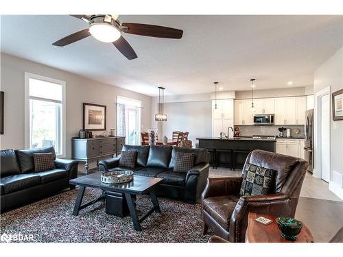 187 Findlay Drive, Collingwood, ON - Indoor Photo Showing Living Room