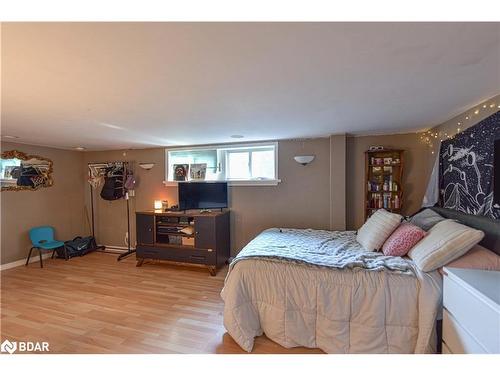 188 Nottawasaga Street, Orillia, ON - Indoor Photo Showing Bedroom