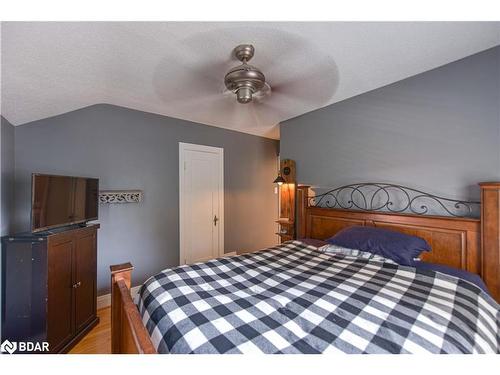 188 Nottawasaga Street, Orillia, ON - Indoor Photo Showing Bedroom