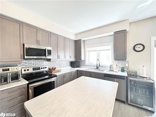 26 Bianca Crescent, Wasaga Beach, ON - Indoor Photo Showing Kitchen With Stainless Steel Kitchen With Upgraded Kitchen