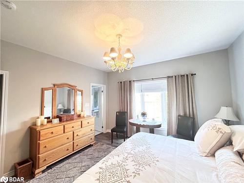 26 Bianca Crescent, Wasaga Beach, ON - Indoor Photo Showing Bedroom