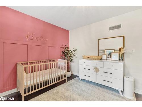 25 Silver Court, Hamilton, ON - Indoor Photo Showing Bedroom