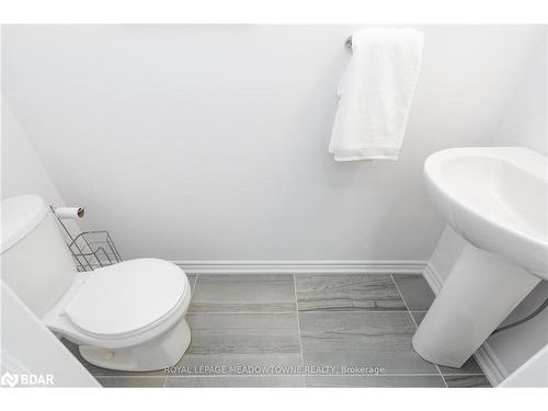 25 Elsegood Drive, Guelph, ON - Indoor Photo Showing Bathroom