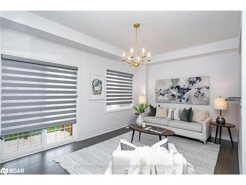 25 Elsegood Drive, Guelph, ON - Indoor Photo Showing Living Room