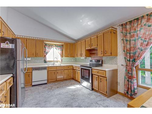 201-C Tynhead Road, Barrie, ON - Indoor Photo Showing Kitchen