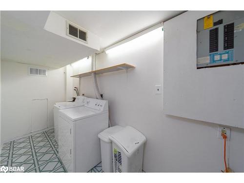 25 Overlord Crescent, Scarborough, ON - Indoor Photo Showing Laundry Room