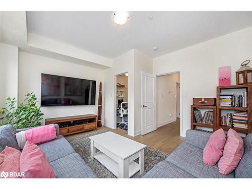 90 William Duncan Road Road, Toronto, ON - Indoor Photo Showing Living Room