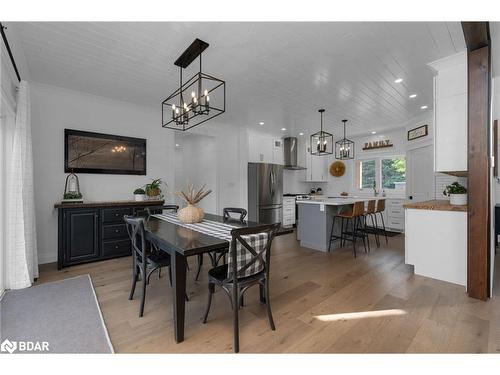 2456 Line 2 North, Oro-Medonte, ON - Indoor Photo Showing Dining Room