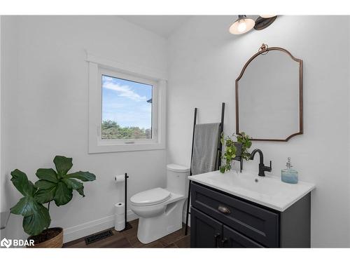 2456 Line 2 North, Oro-Medonte, ON - Indoor Photo Showing Bathroom