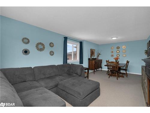 307-1 Quail Crescent, Barrie, ON - Indoor Photo Showing Living Room