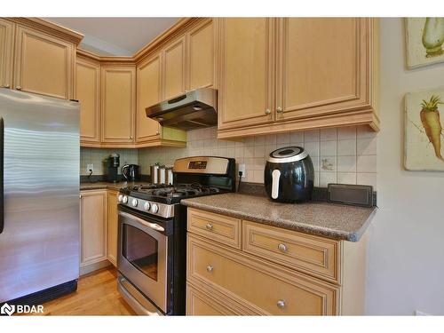 12 Willow Bay Drive, Springwater, ON - Indoor Photo Showing Kitchen