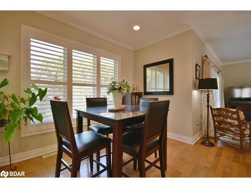 12 Willow Bay Drive, Springwater, ON - Indoor Photo Showing Dining Room