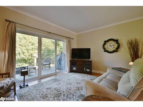 12 Willow Bay Drive, Springwater, ON - Indoor Photo Showing Living Room