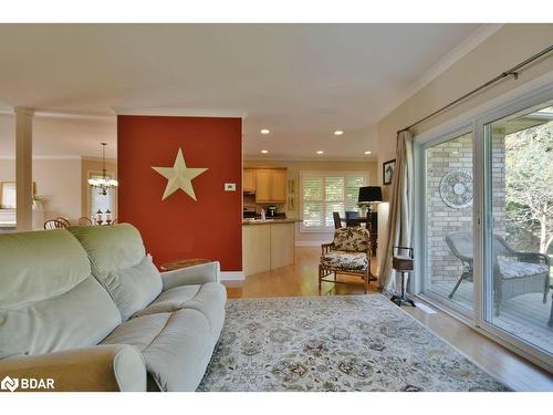 12 Willow Bay Drive, Springwater, ON - Indoor Photo Showing Living Room