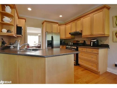 12 Willow Bay Drive, Springwater, ON - Indoor Photo Showing Kitchen With Double Sink