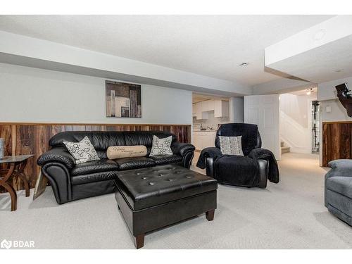 279 Anne Street N, Barrie, ON - Indoor Photo Showing Living Room