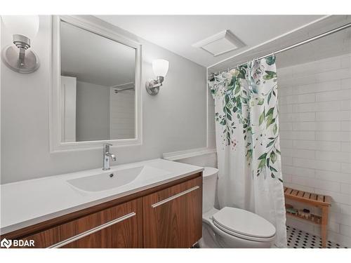 115 Clapperton Street, Barrie, ON - Indoor Photo Showing Bathroom