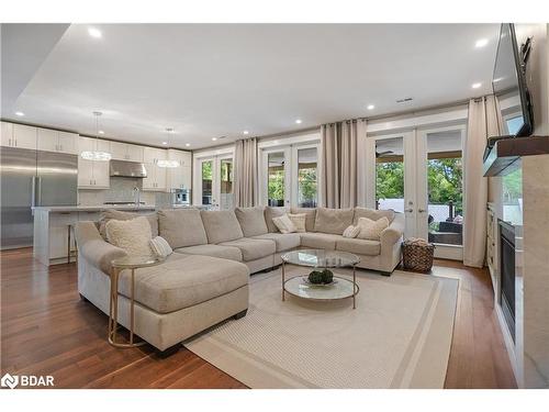 115 Clapperton Street, Barrie, ON - Indoor Photo Showing Living Room