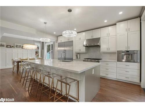 115 Clapperton Street, Barrie, ON - Indoor Photo Showing Kitchen With Upgraded Kitchen