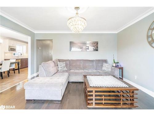 54 William Street, Toronto, ON - Indoor Photo Showing Living Room