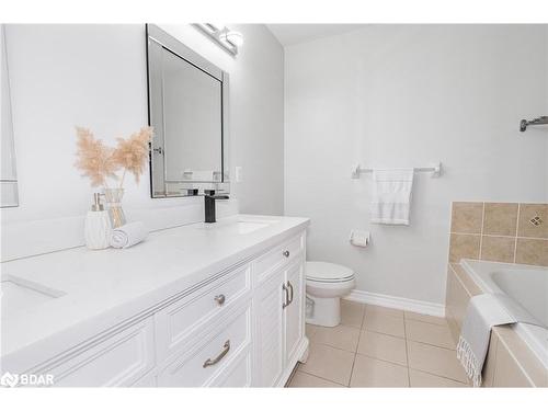 13313 Bathurst Street, Richmond Hill, ON - Indoor Photo Showing Bathroom