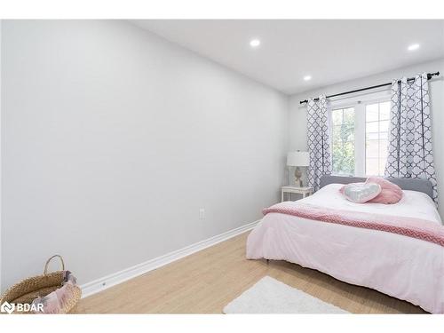 13313 Bathurst Street, Richmond Hill, ON - Indoor Photo Showing Bedroom