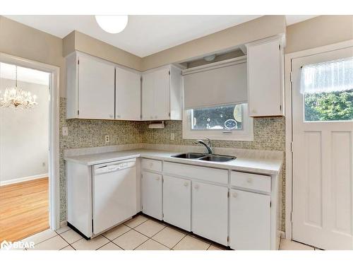 16 Lay Street, Barrie, ON - Indoor Photo Showing Kitchen With Double Sink