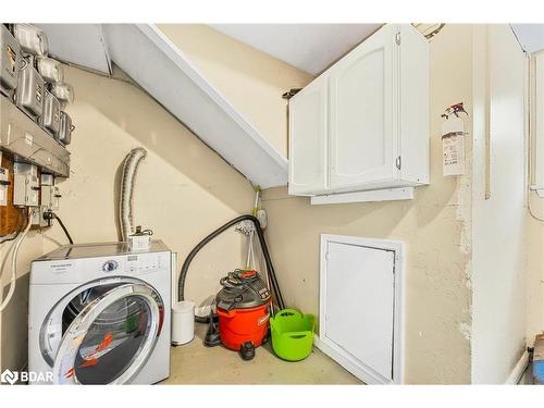 137 Vancouver Street, Barrie, ON - Indoor Photo Showing Laundry Room