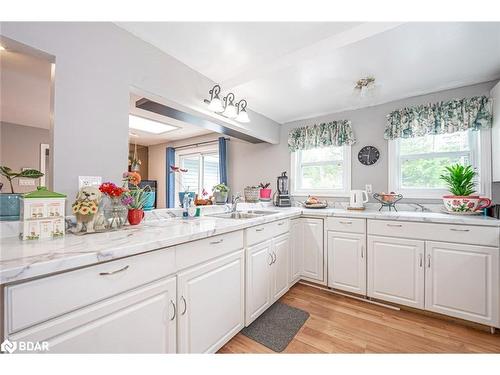 1776 Big Bay Point Road, Innisfil, ON - Indoor Photo Showing Kitchen