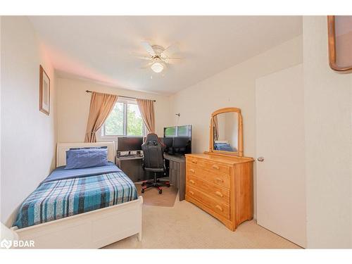 17A Cundles Road E, Barrie, ON - Indoor Photo Showing Bedroom