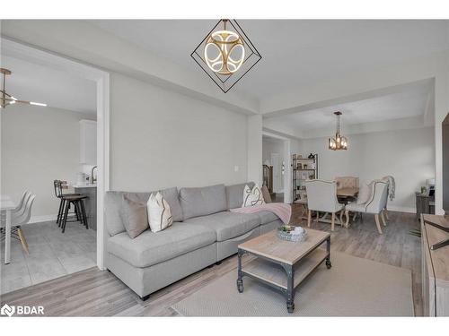 206 Prescott Drive, Stayner, ON - Indoor Photo Showing Living Room