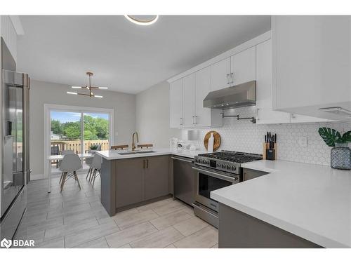 206 Prescott Drive, Stayner, ON - Indoor Photo Showing Kitchen With Upgraded Kitchen