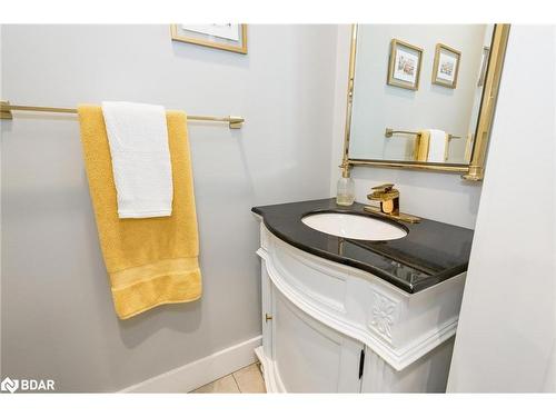 94 42Nd Street S, Wasaga Beach, ON - Indoor Photo Showing Bathroom