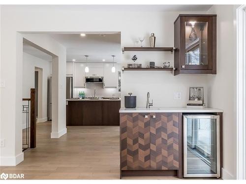 16 Garrett Crescent, Barrie, ON - Indoor Photo Showing Kitchen